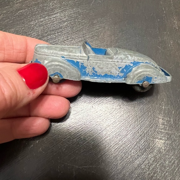 Lot of 1940s Tootsie Toys Die Cast 2"-3" - Picture 9 of 11